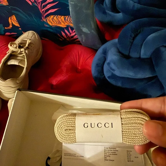 Gucci Black and Red Luxury Packaging - Picture 11 of 11